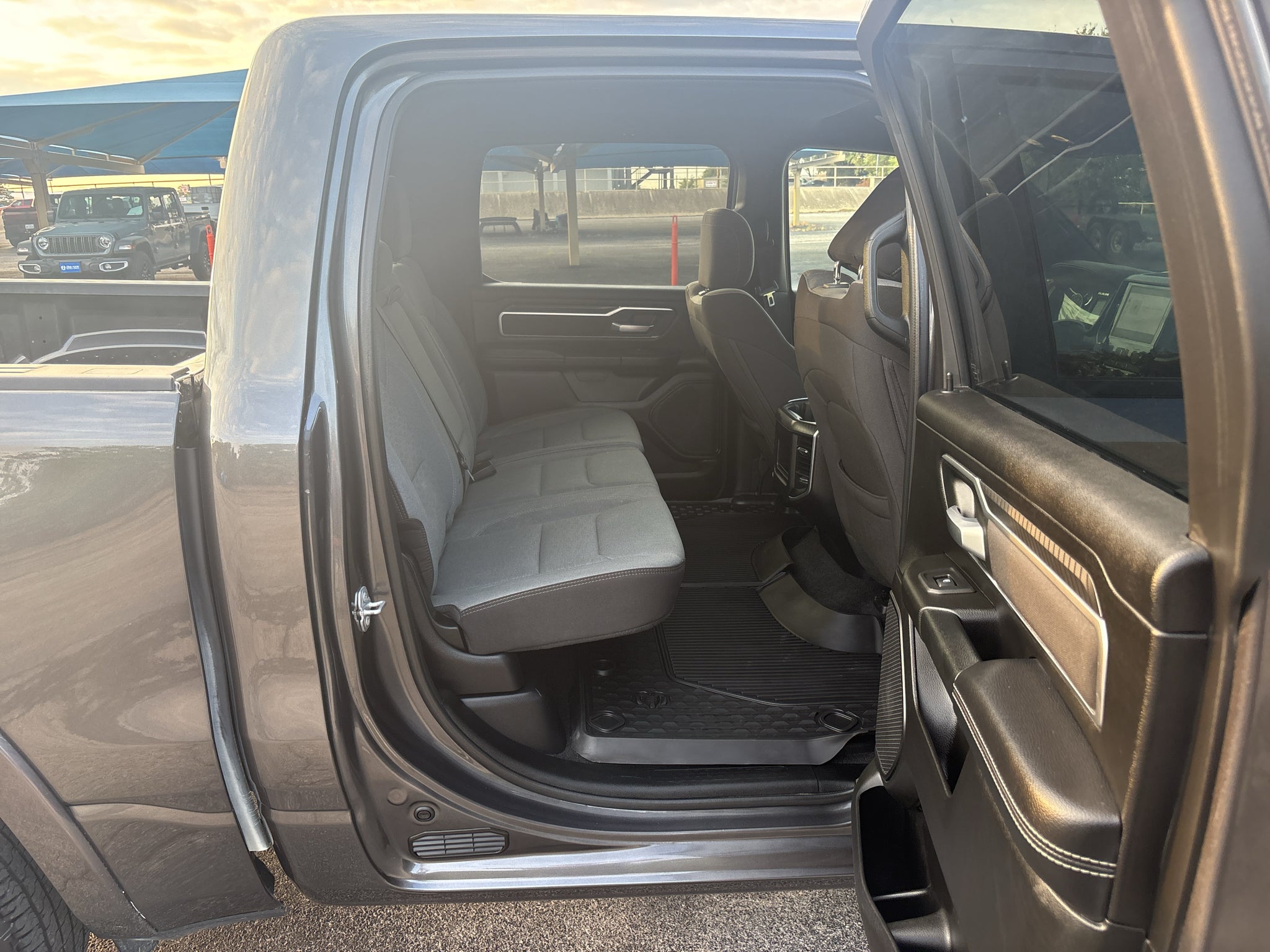 2025 RAM 1500 Lone Star Crew Cab 4x4 5'7' Box