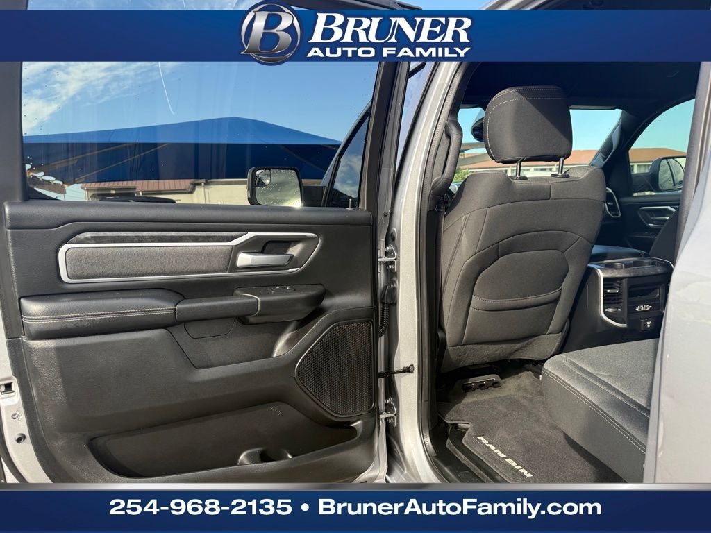 2020 RAM 1500 Lone Star Crew Cab 4x4 5'7' Box