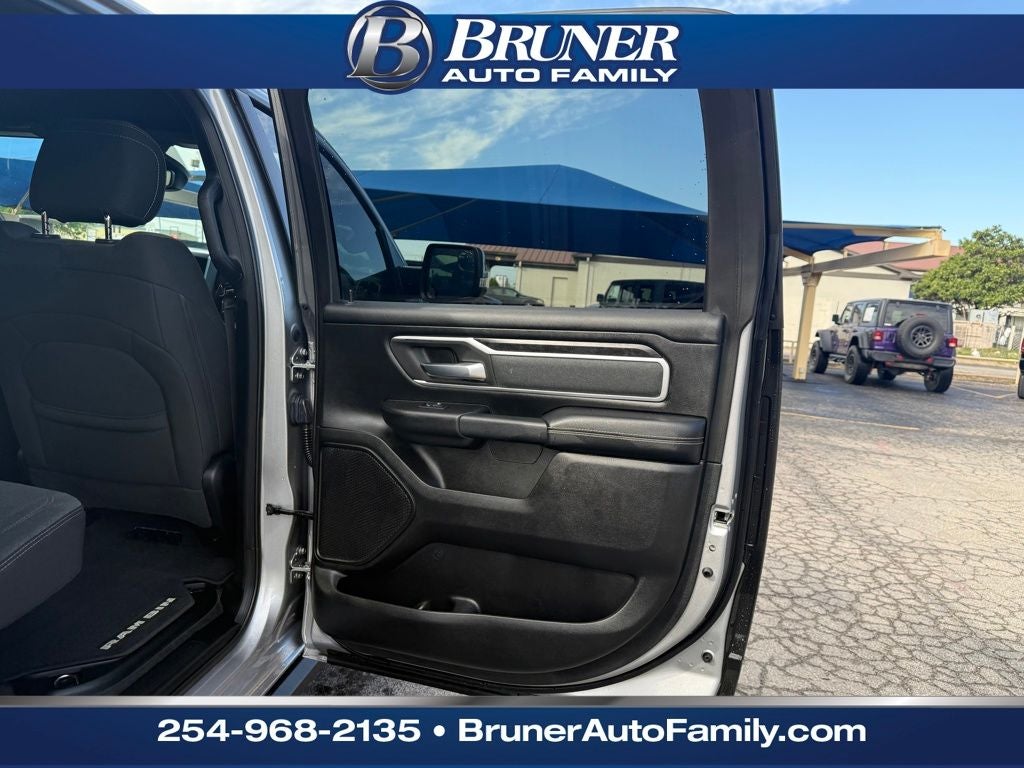 2020 RAM 1500 Lone Star Crew Cab 4x4 5'7' Box