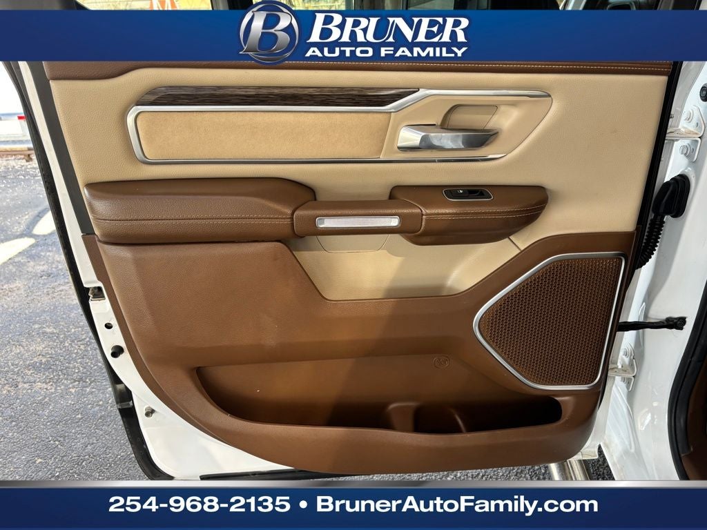 2020 RAM 1500 Laramie Crew Cab 4x4 5'7' Box