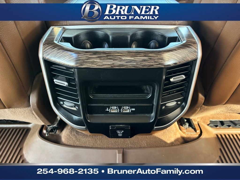 2020 RAM 1500 Laramie Crew Cab 4x4 5'7' Box