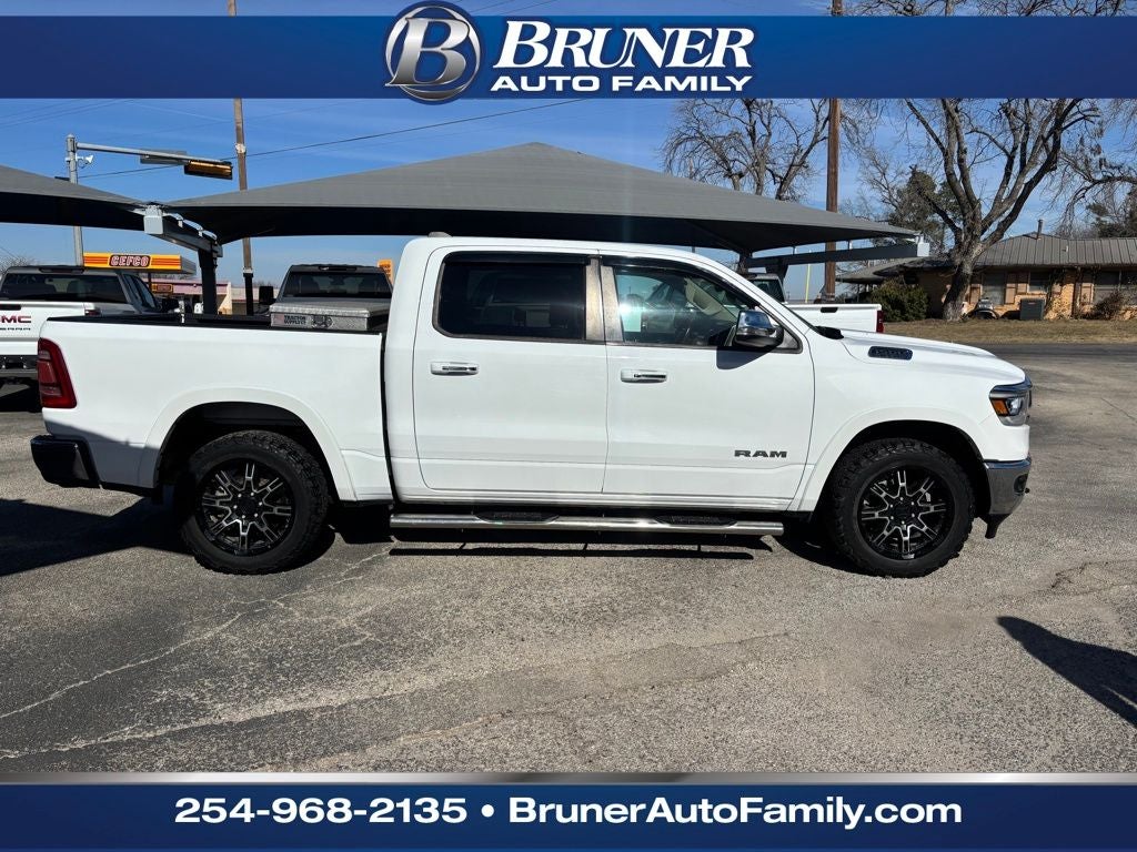 2020 RAM 1500 Laramie Crew Cab 4x4 5'7' Box