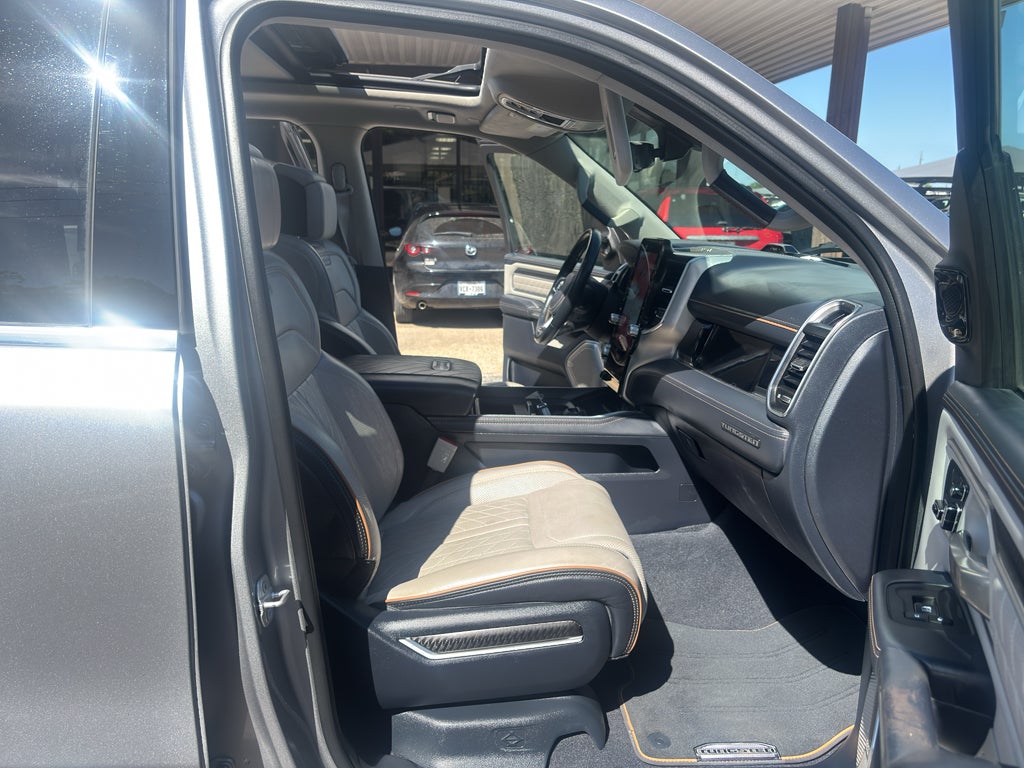 2025 RAM 1500 Tungsten Crew Cab 4x4 5'7' Box