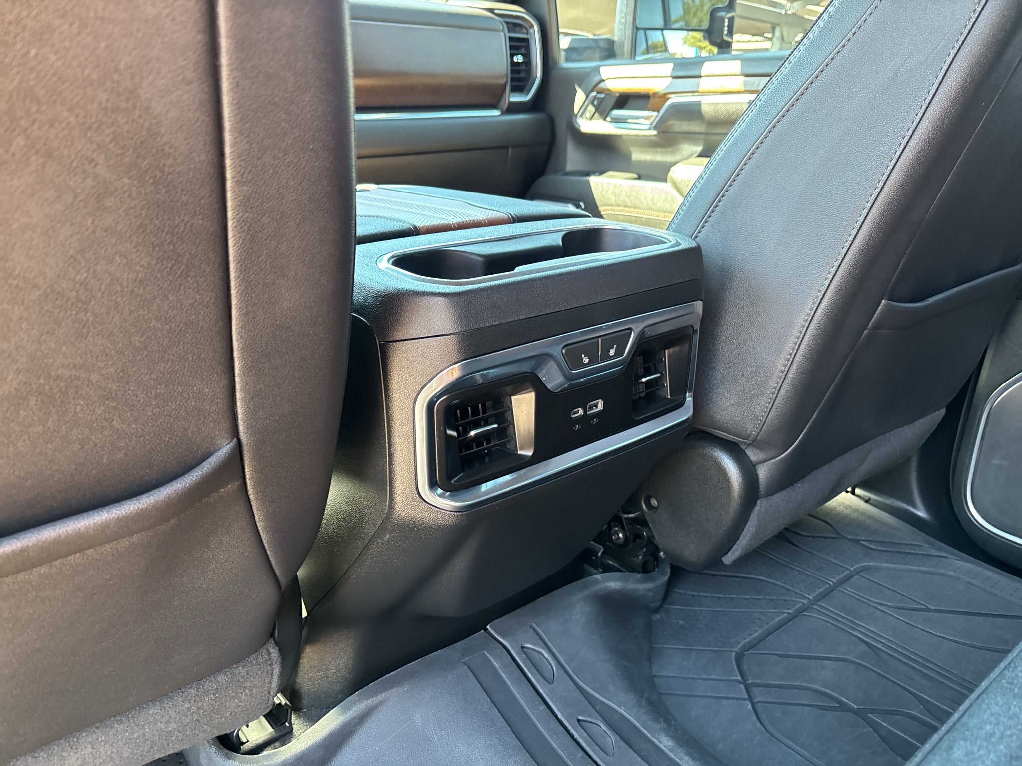 2024 Chevrolet Silverado 3500HD High Country - Photo 19