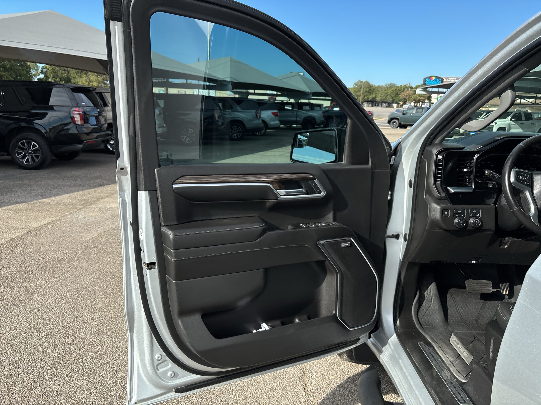 2022 Chevrolet Silverado 1500 4WD Crew Cab Short Bed RST