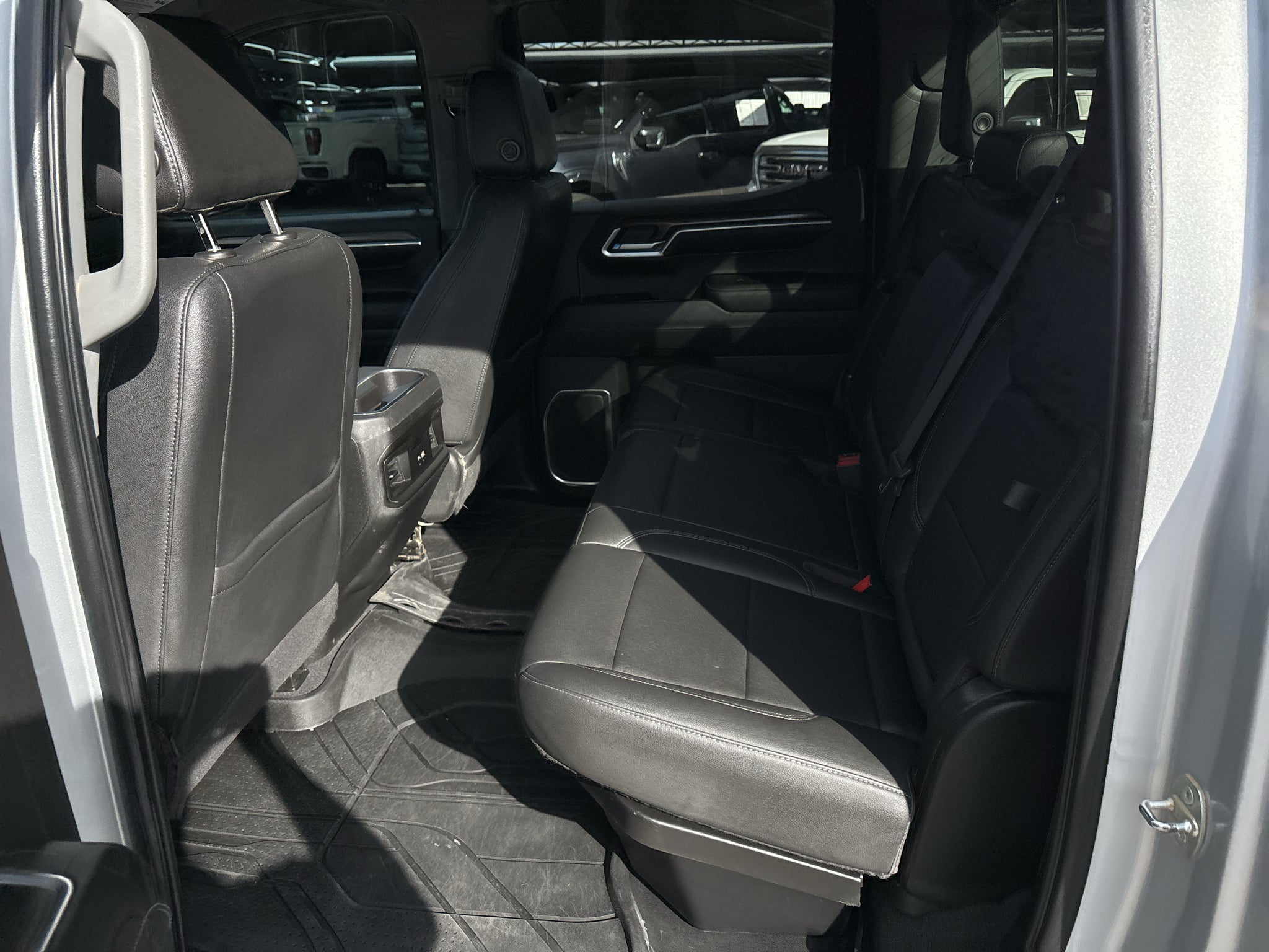 2022 Chevrolet Silverado 1500 4WD Crew Cab Short Bed RST
