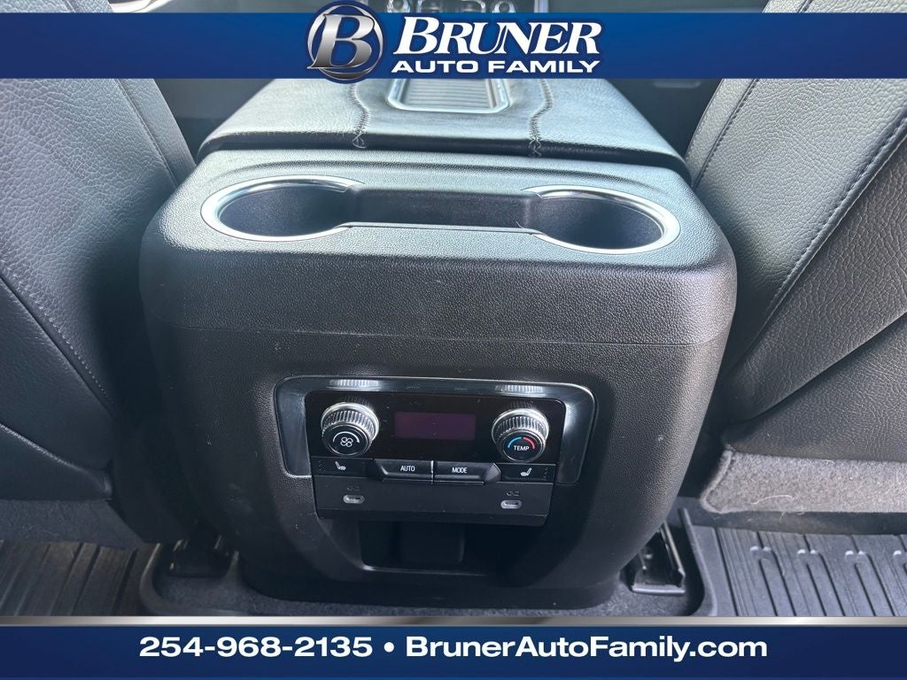 2022 GMC Yukon 4WD Denali