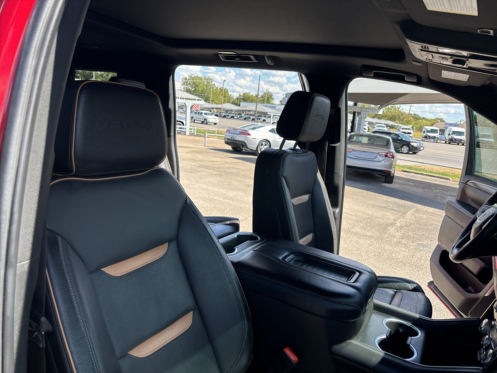 2024 GMC Yukon XL AT4 - Photo 18