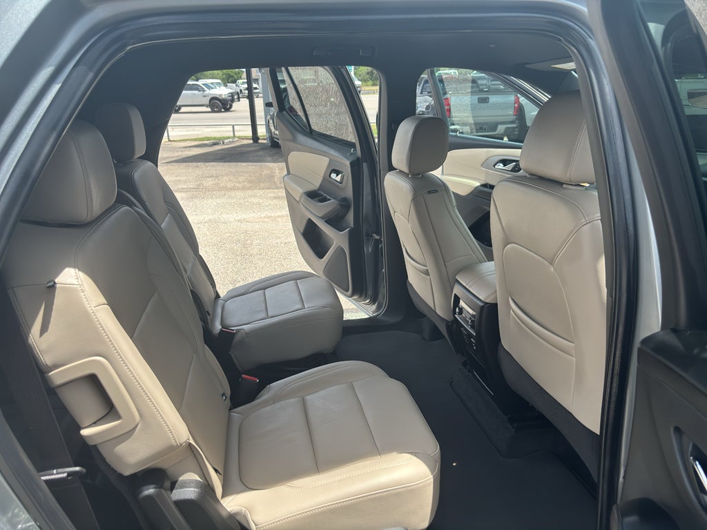 2023 Chevrolet Traverse FWD LT Leather