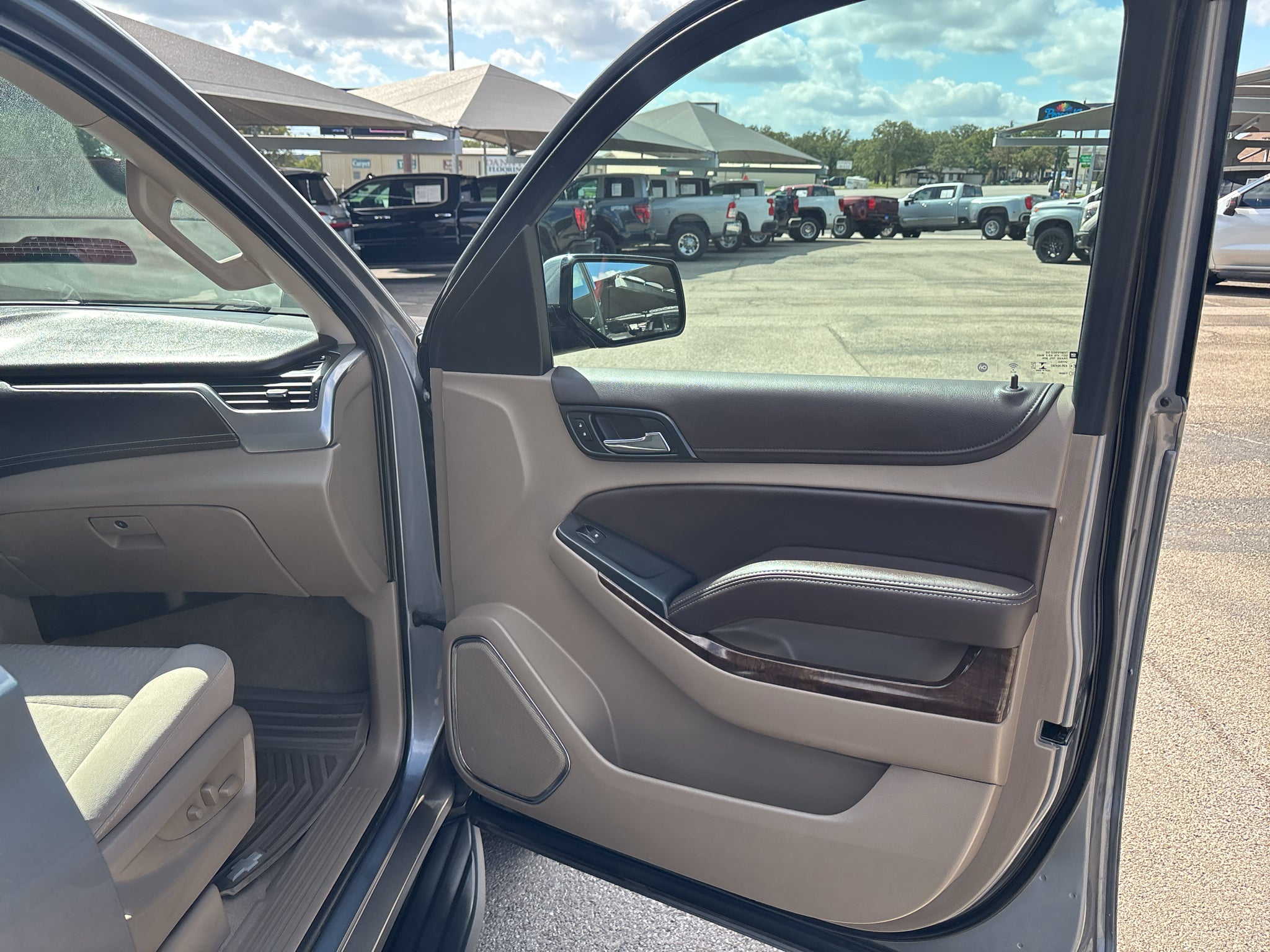 2019 Chevrolet Tahoe LS - Photo 17