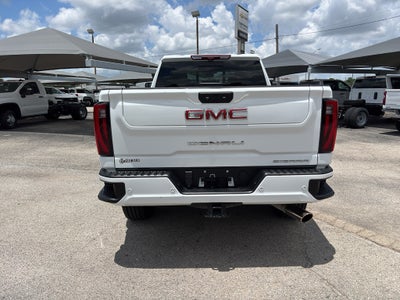 2024 GMC Sierra 2500HD 4WD Crew Cab Standard Bed Denali