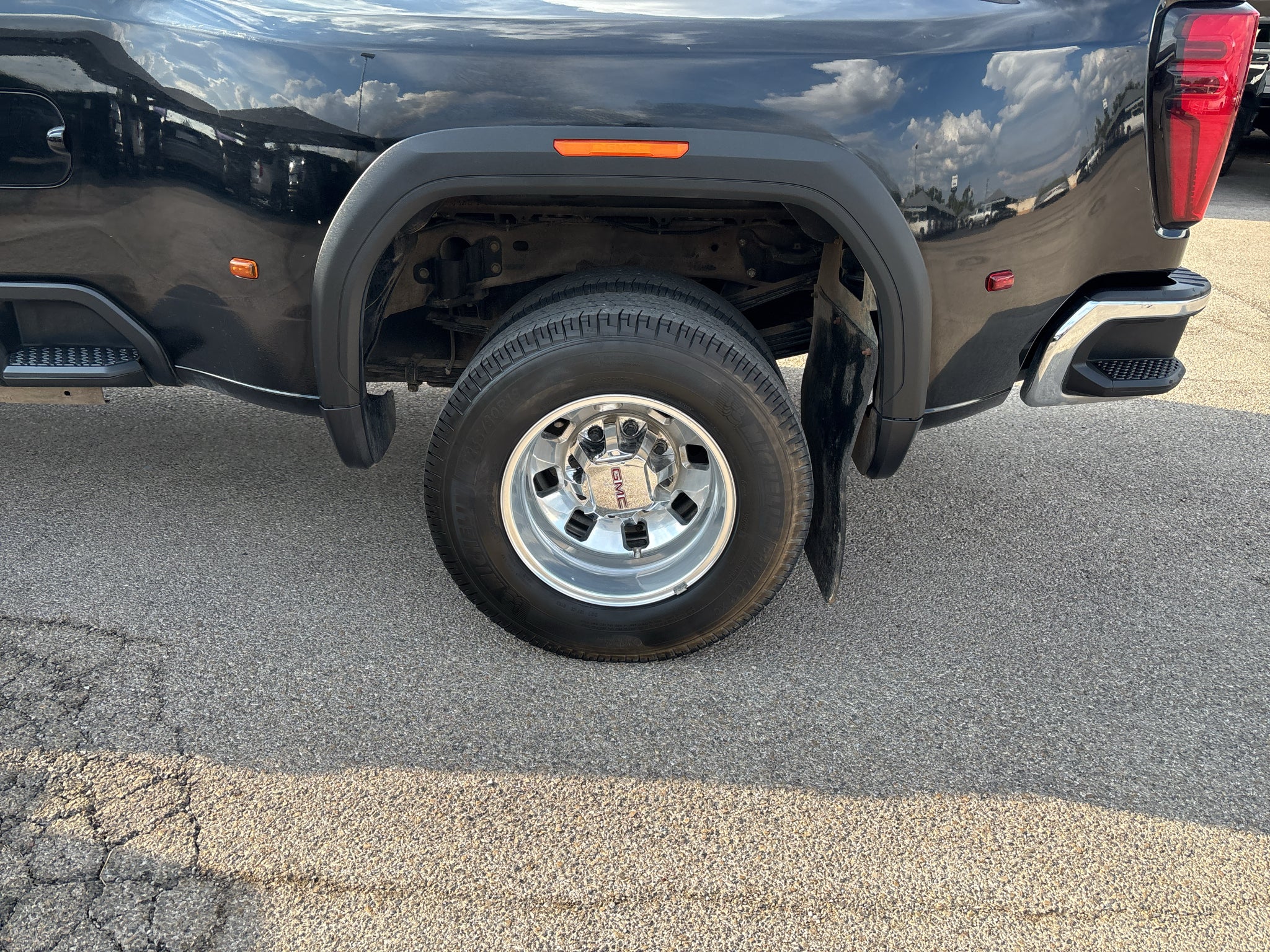 2024 GMC Sierra 3500HD SLT - Photo 9