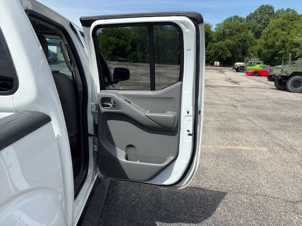 2021 Nissan Frontier Crew Cab SV 4x2
