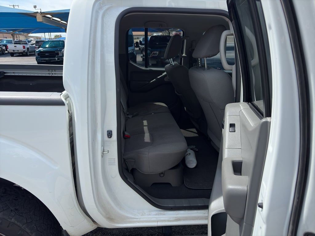 2021 Nissan Frontier Crew Cab SV 4x2