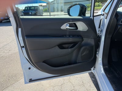 2027 Chrysler Pacifica PACIFICA LX