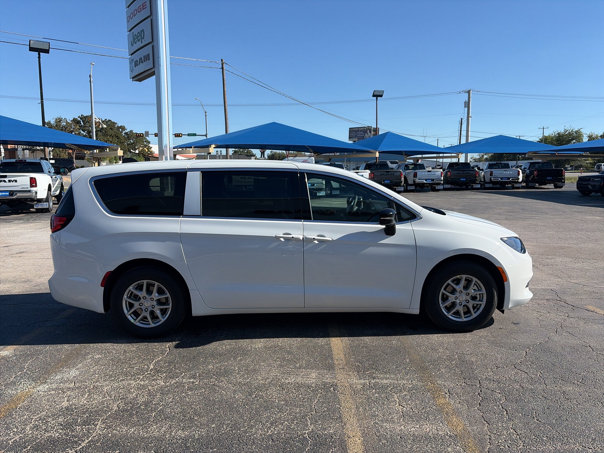 2027 Chrysler Pacifica PACIFICA LX