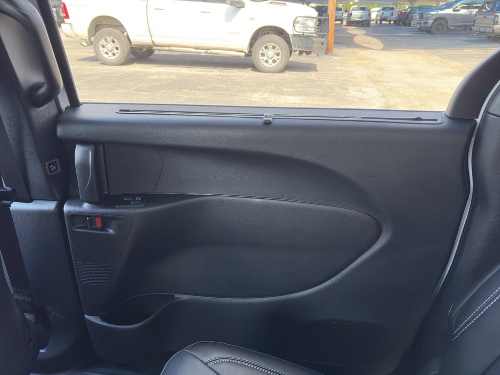 2026 Chrysler Voyager VOYAGER LX