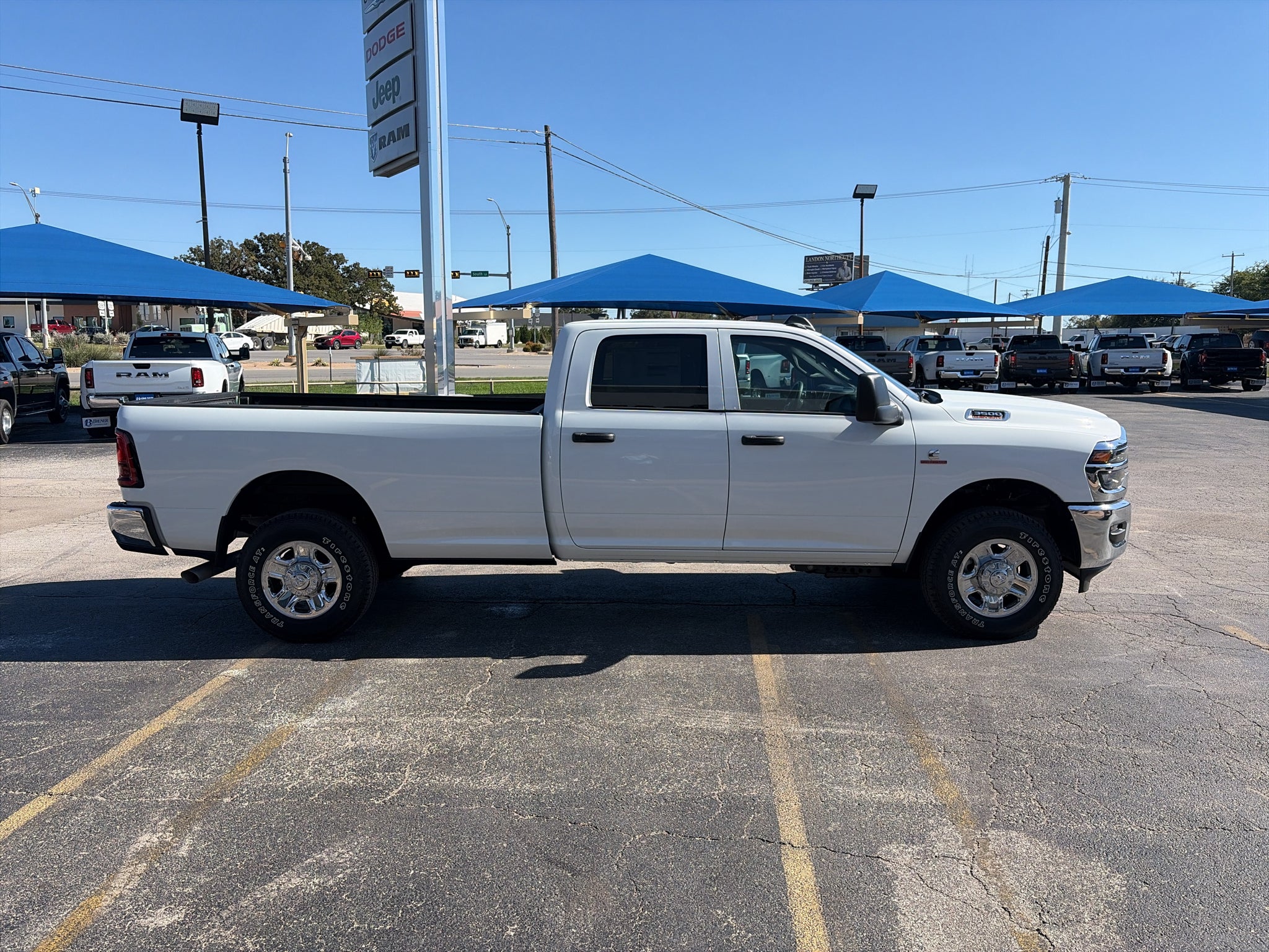 2027 RAM Ram 3500 RAM 3500 TRADESMAN CREW CAB 4X4 8' BOX