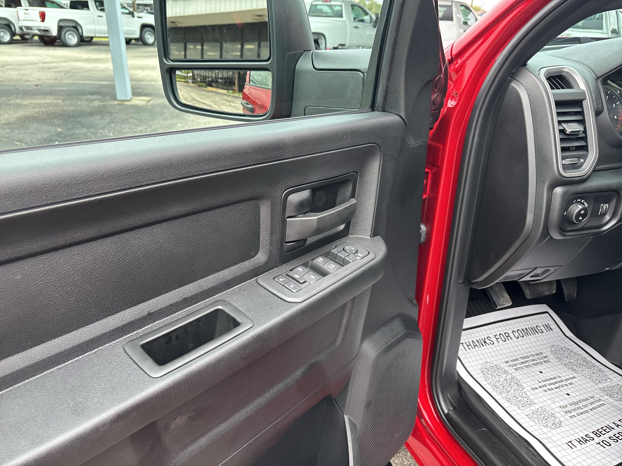 2027 RAM Ram 3500 RAM 3500 TRADESMAN CREW CAB 4X4 8' BOX