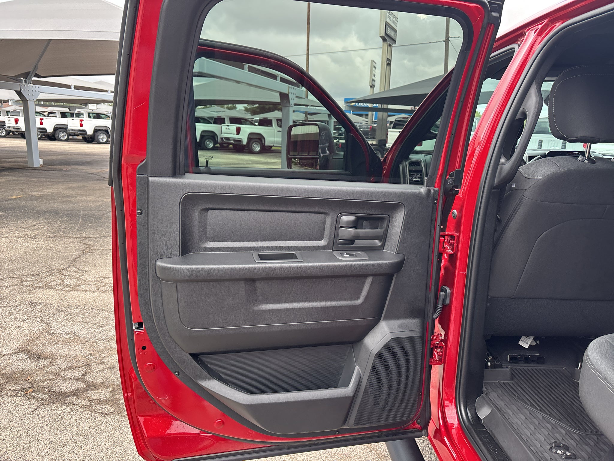 2027 RAM Ram 3500 RAM 3500 TRADESMAN CREW CAB 4X4 8' BOX