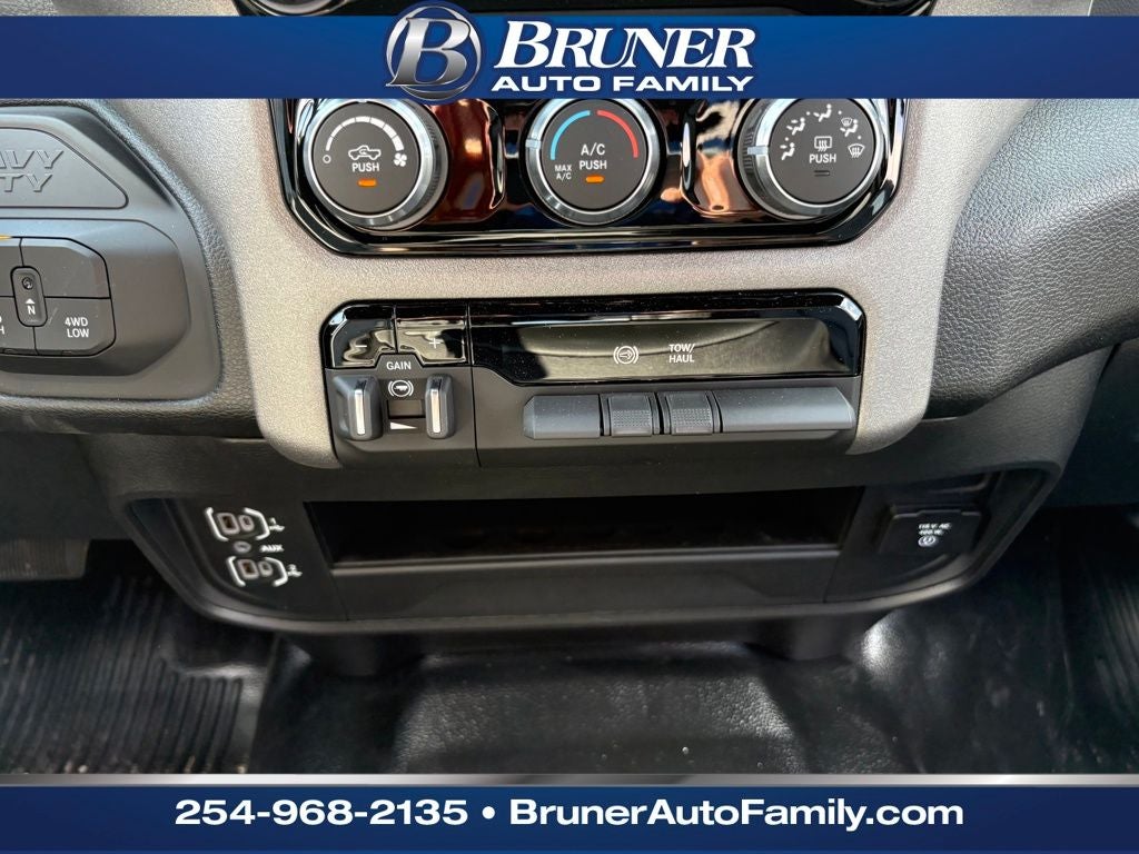 2026 RAM Ram 3500 RAM 3500 TRADESMAN CREW CAB 4X4 8' BOX