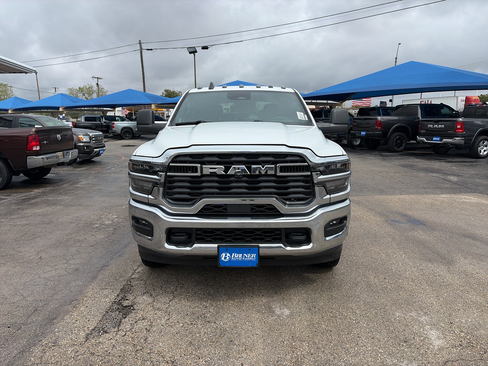 2027 RAM Ram 3500 RAM 3500 TRADESMAN CREW CAB 4X4 8' BOX