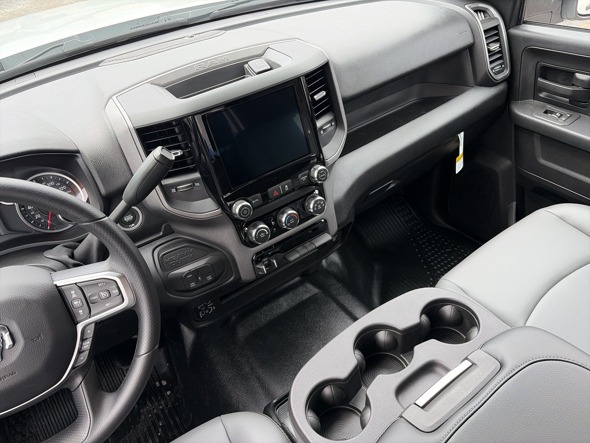 2027 RAM Ram 3500 RAM 3500 TRADESMAN CREW CAB 4X4 8' BOX