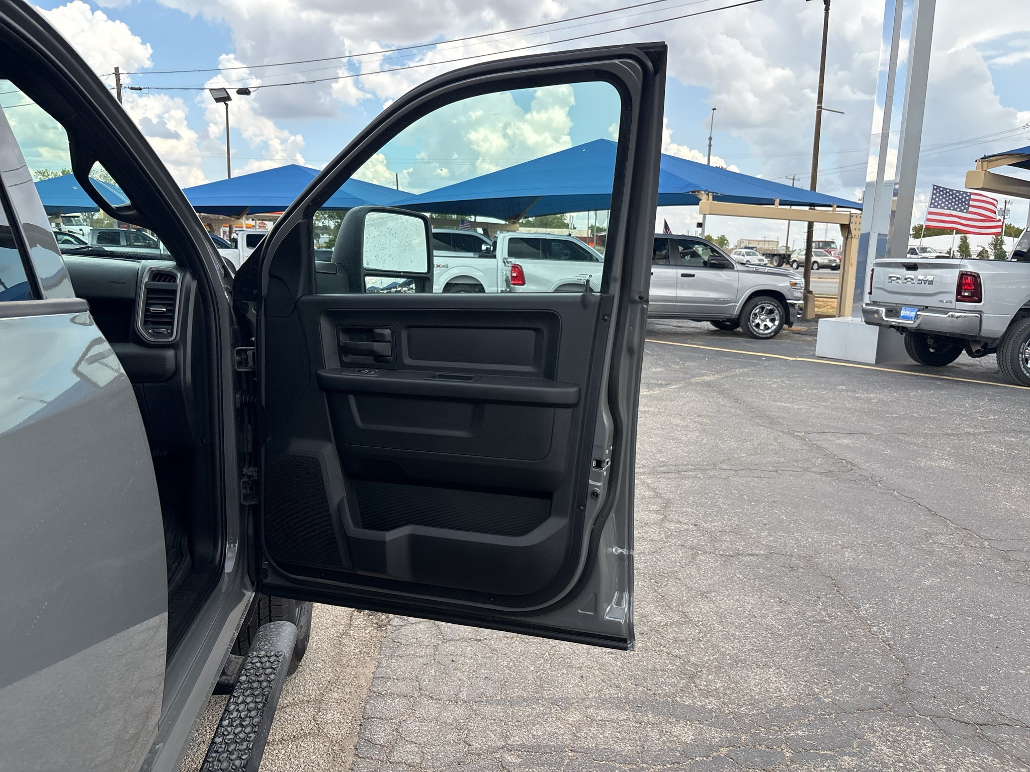 2027 RAM Ram 3500 RAM 3500 TRADESMAN CREW CAB 4X4 8' BOX