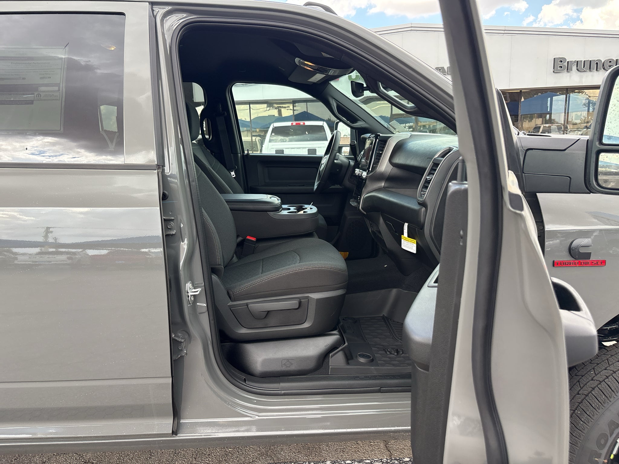 2027 RAM Ram 3500 RAM 3500 TRADESMAN CREW CAB 4X4 8' BOX