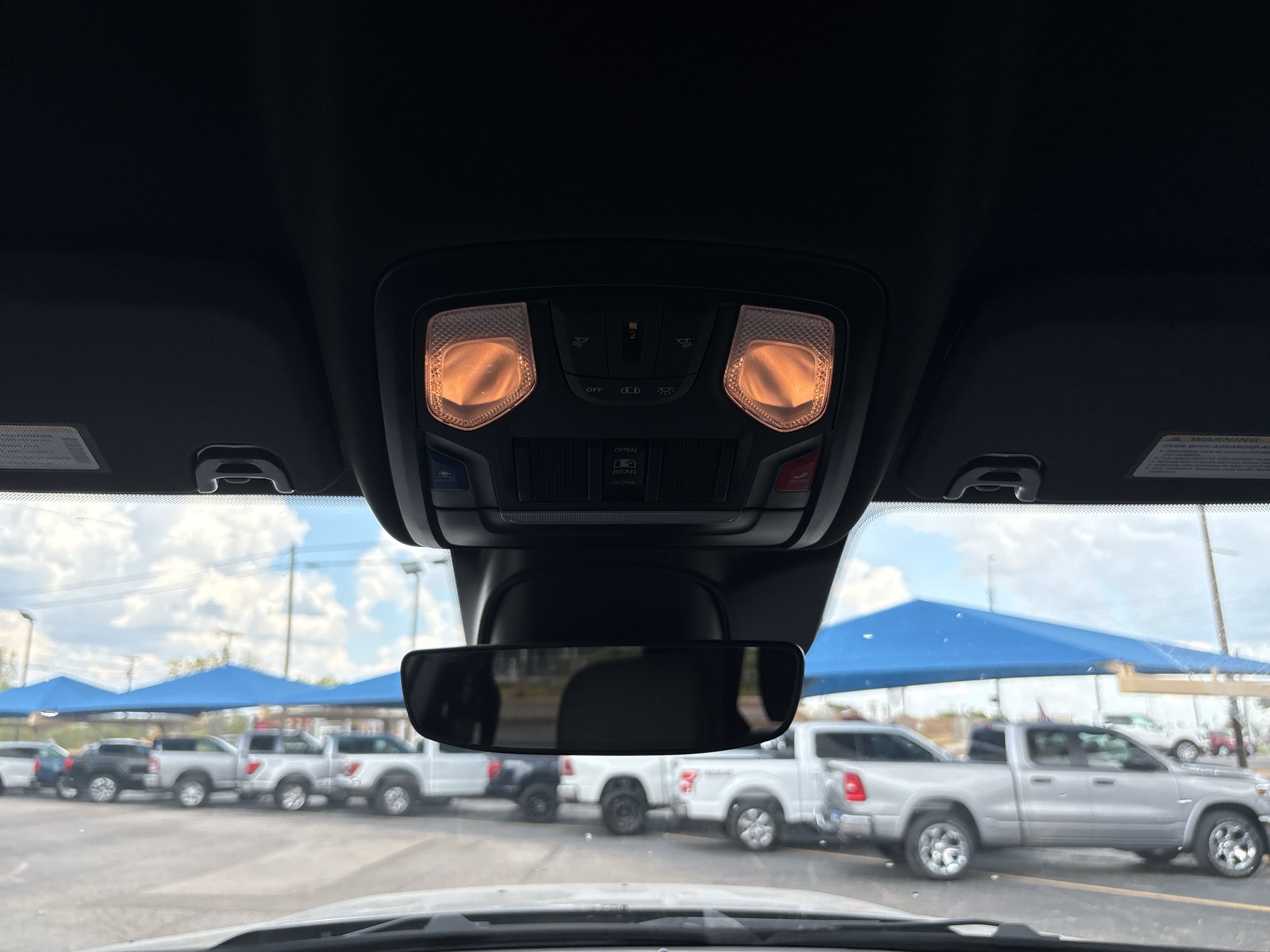 2027 RAM Ram 3500 RAM 3500 TRADESMAN CREW CAB 4X4 8' BOX