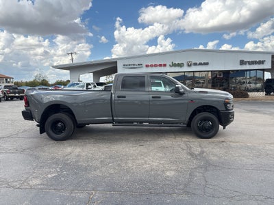 2027 RAM Ram 3500 RAM 3500 TRADESMAN CREW CAB 4X4 8' BOX