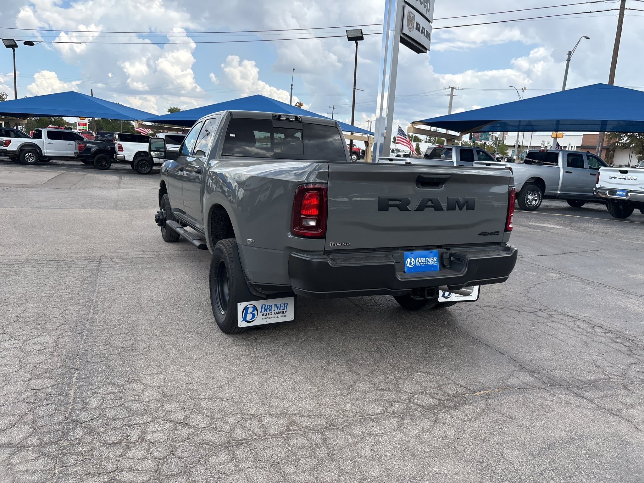 2027 RAM Ram 3500 RAM 3500 TRADESMAN CREW CAB 4X4 8' BOX