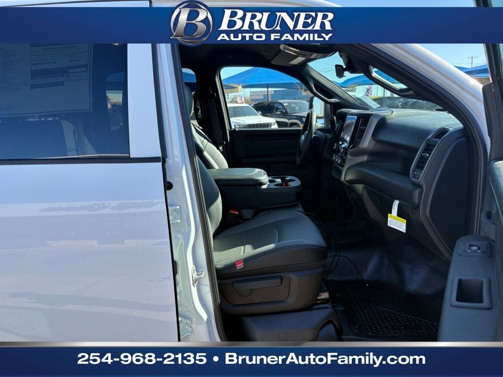 2026 RAM Ram 3500 RAM 3500 TRADESMAN CREW CAB 4X4 8' BOX