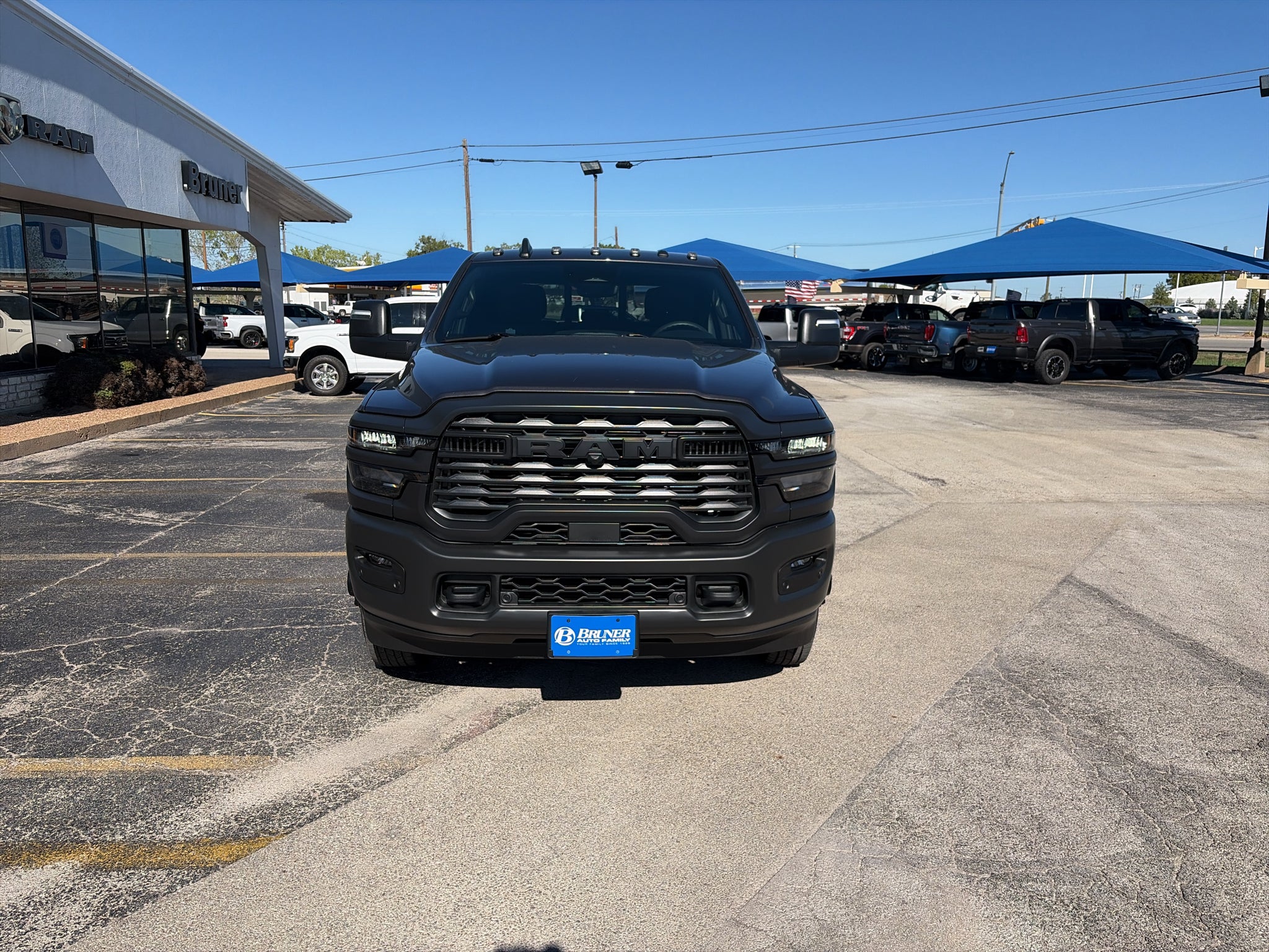 2027 RAM Ram 3500 RAM 3500 TRADESMAN CREW CAB 4X4 8' BOX