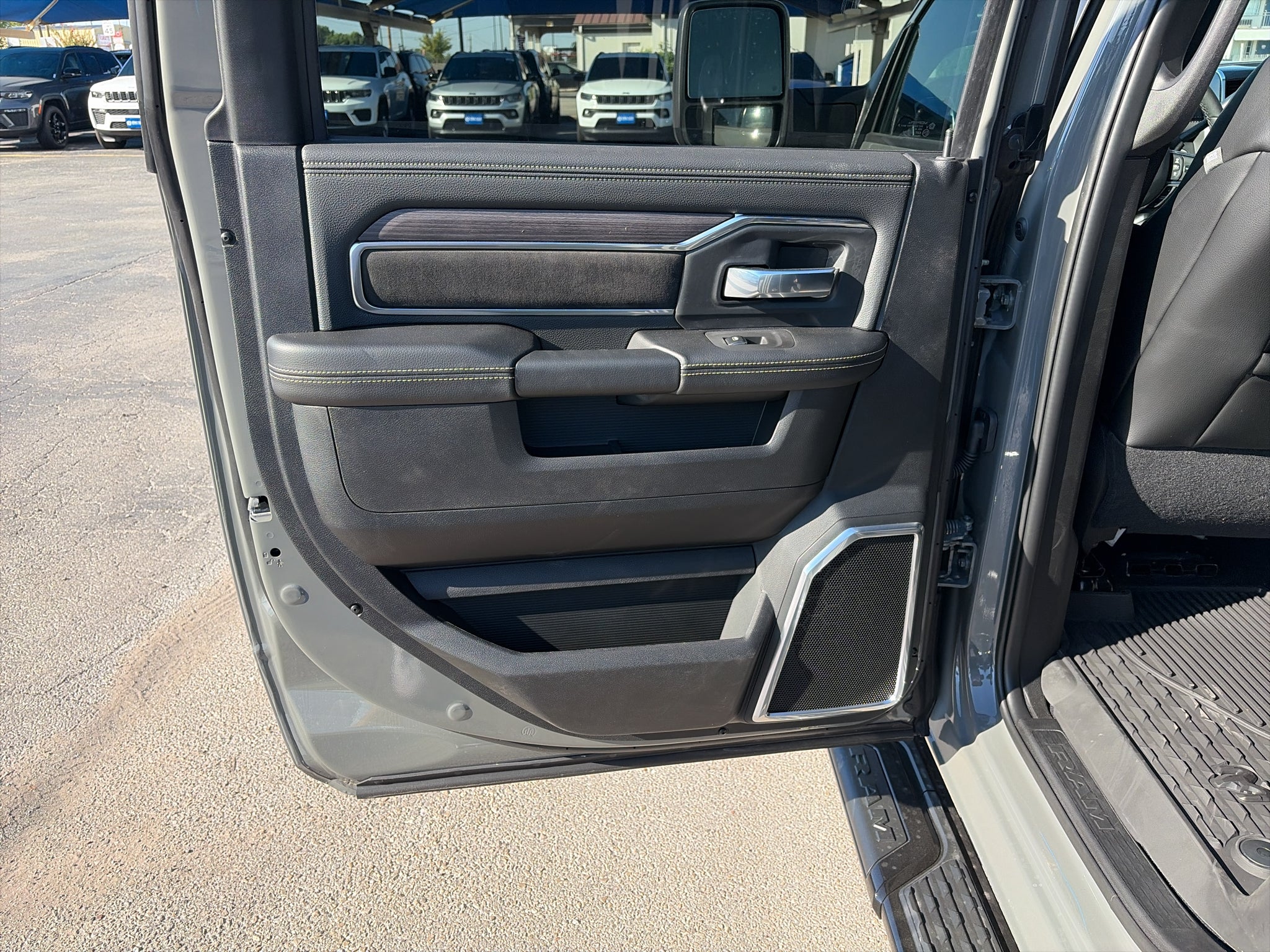 2027 RAM Ram 3500 RAM 3500 LARAMIE CREW CAB 4X4 8' BOX