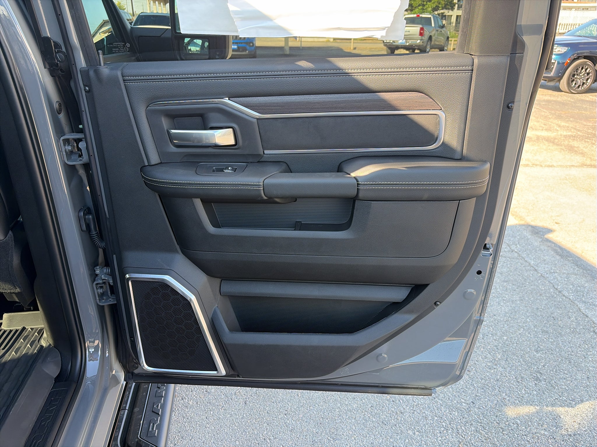 2027 RAM Ram 3500 RAM 3500 LARAMIE CREW CAB 4X4 8' BOX