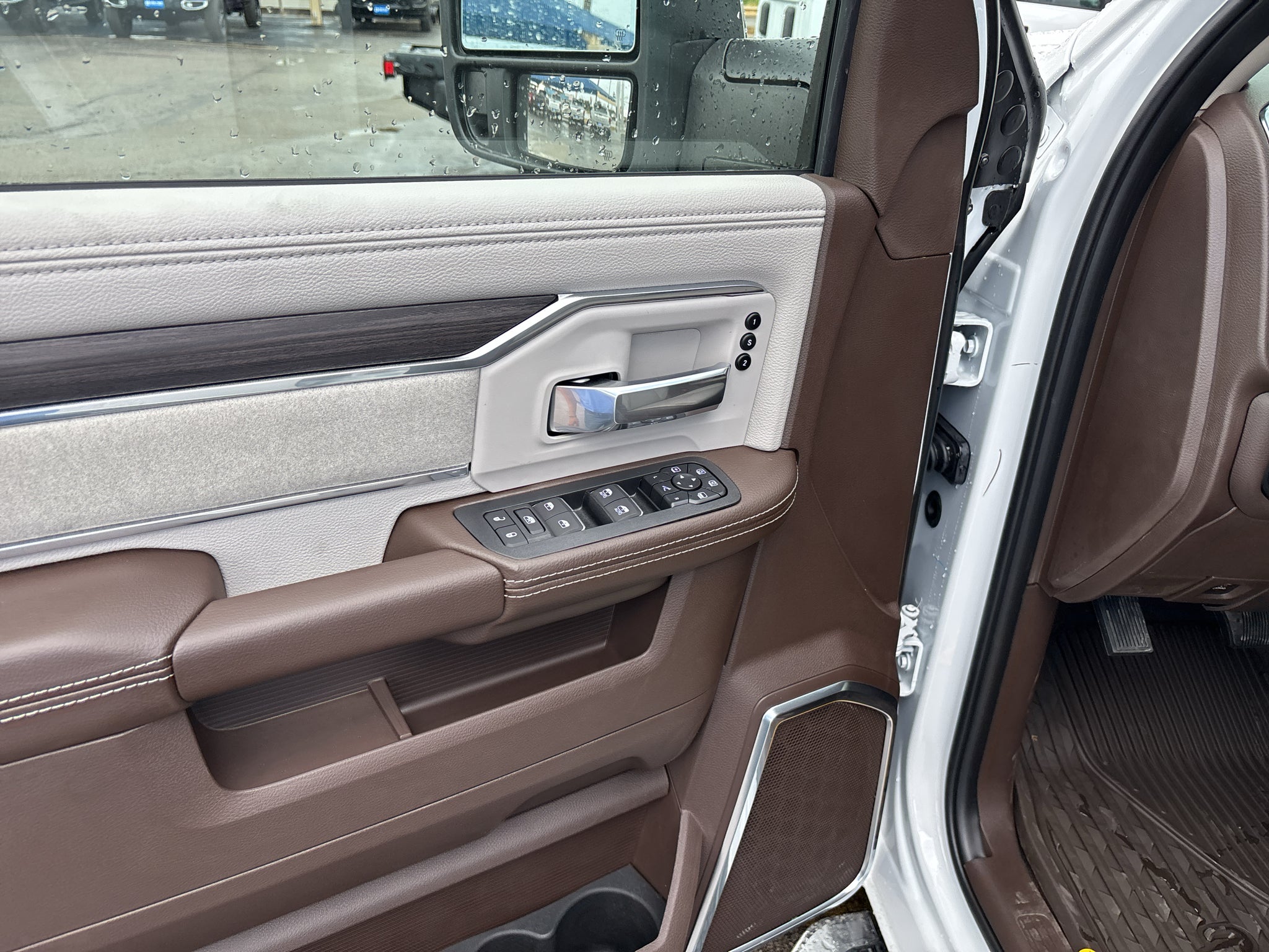 2027 RAM Ram 3500 RAM 3500 LARAMIE CREW CAB 4X4 8' BOX
