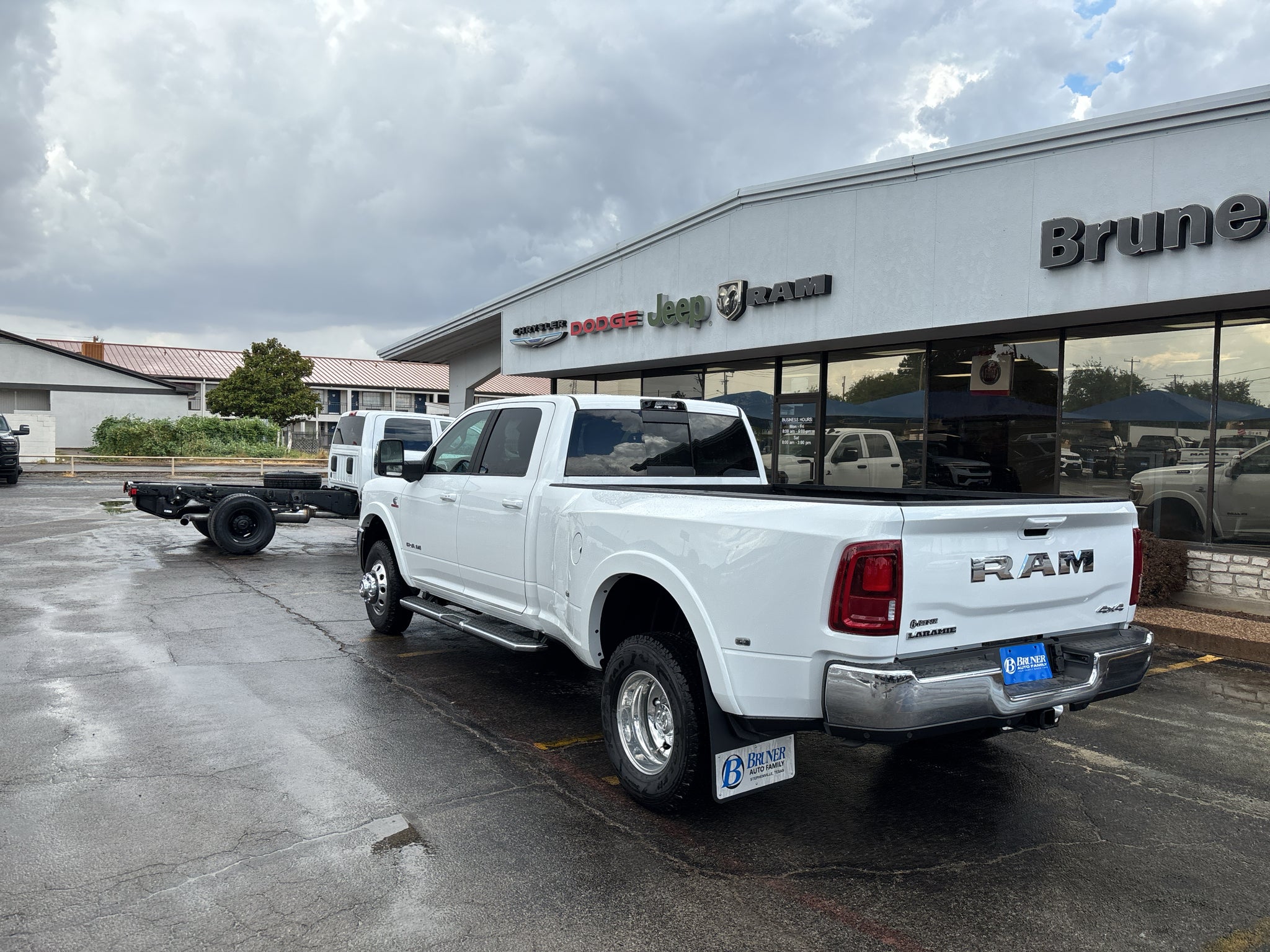 2027 RAM Ram 3500 RAM 3500 LARAMIE CREW CAB 4X4 8' BOX
