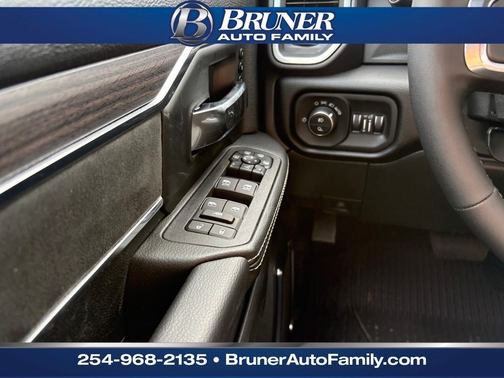 2026 RAM Ram 3500 RAM 3500 LARAMIE CREW CAB 4X4 8' BOX