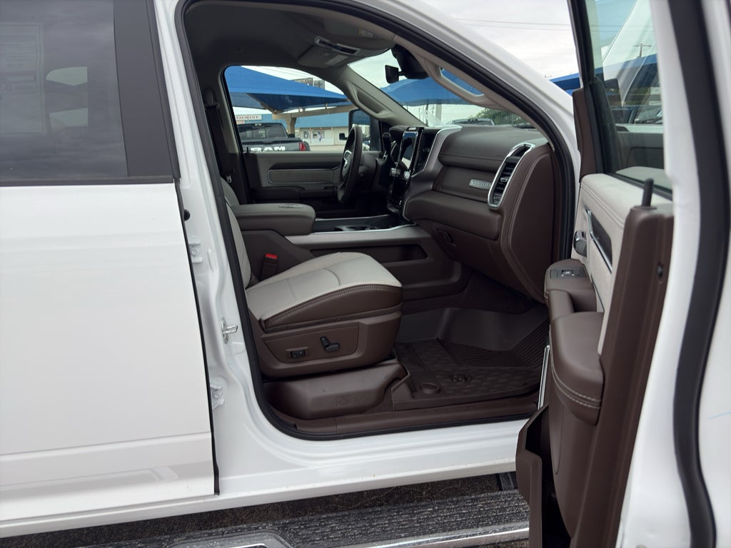 2026 RAM Ram 3500 RAM 3500 LARAMIE CREW CAB 4X4 8' BOX