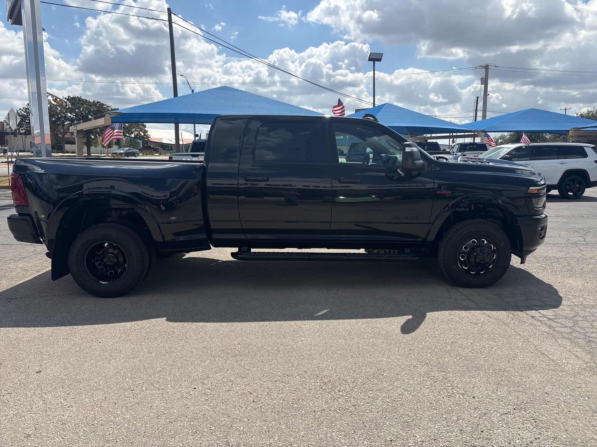 2027 RAM Ram 3500 RAM 3500 LARAMIE MEGA CAB 4X4 6'4' BOX