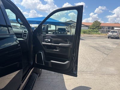 2027 RAM Ram 3500 RAM 3500 LARAMIE MEGA CAB 4X4 6'4' BOX