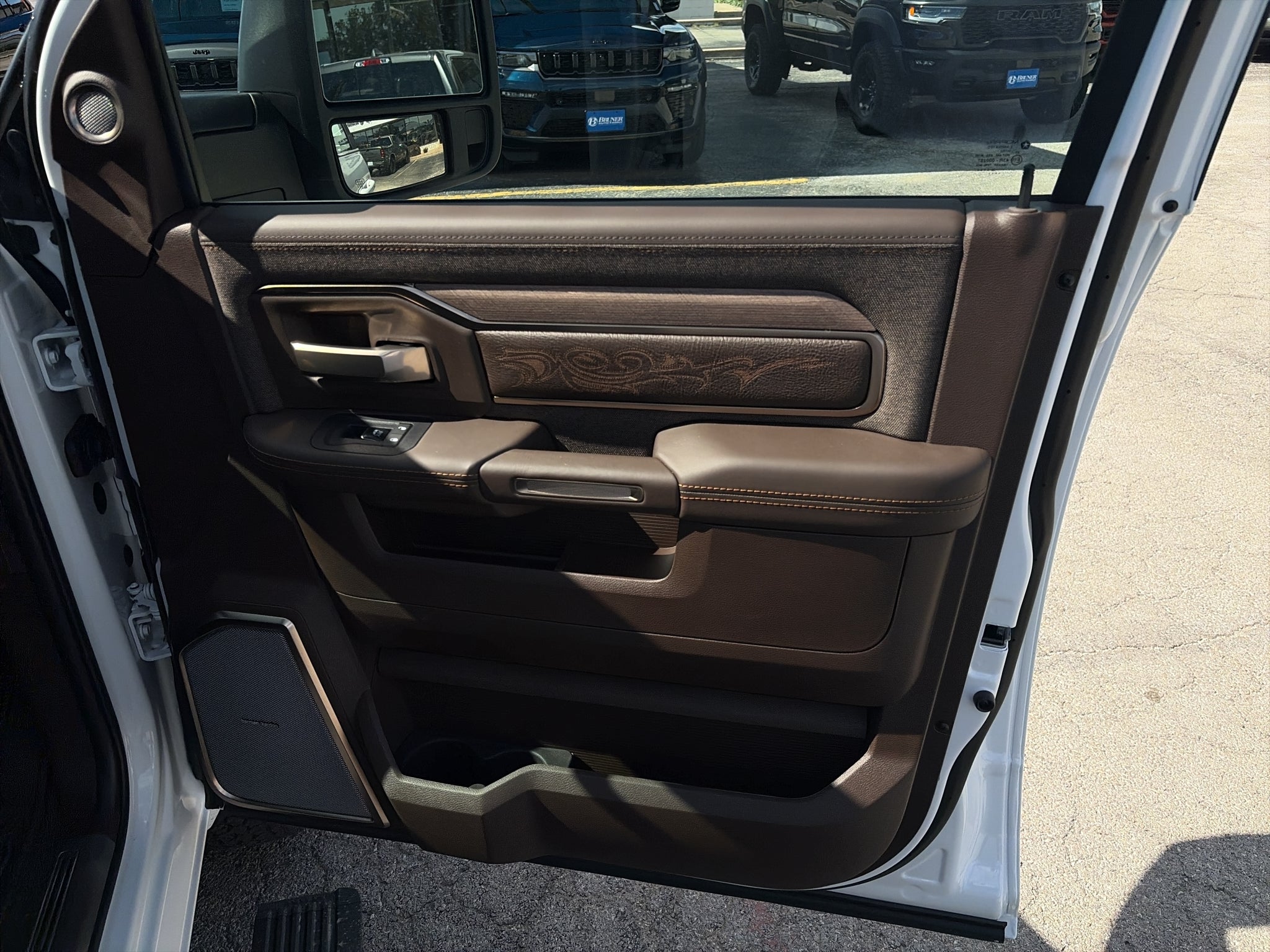 2027 RAM Ram 3500 RAM 3500 LONGHORN MEGA CAB 4X4 6'4' BOX