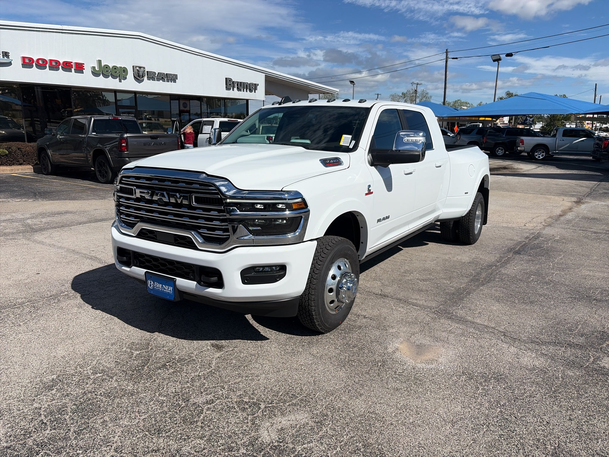 2027 RAM Ram 3500 RAM 3500 LONGHORN MEGA CAB 4X4 6'4' BOX