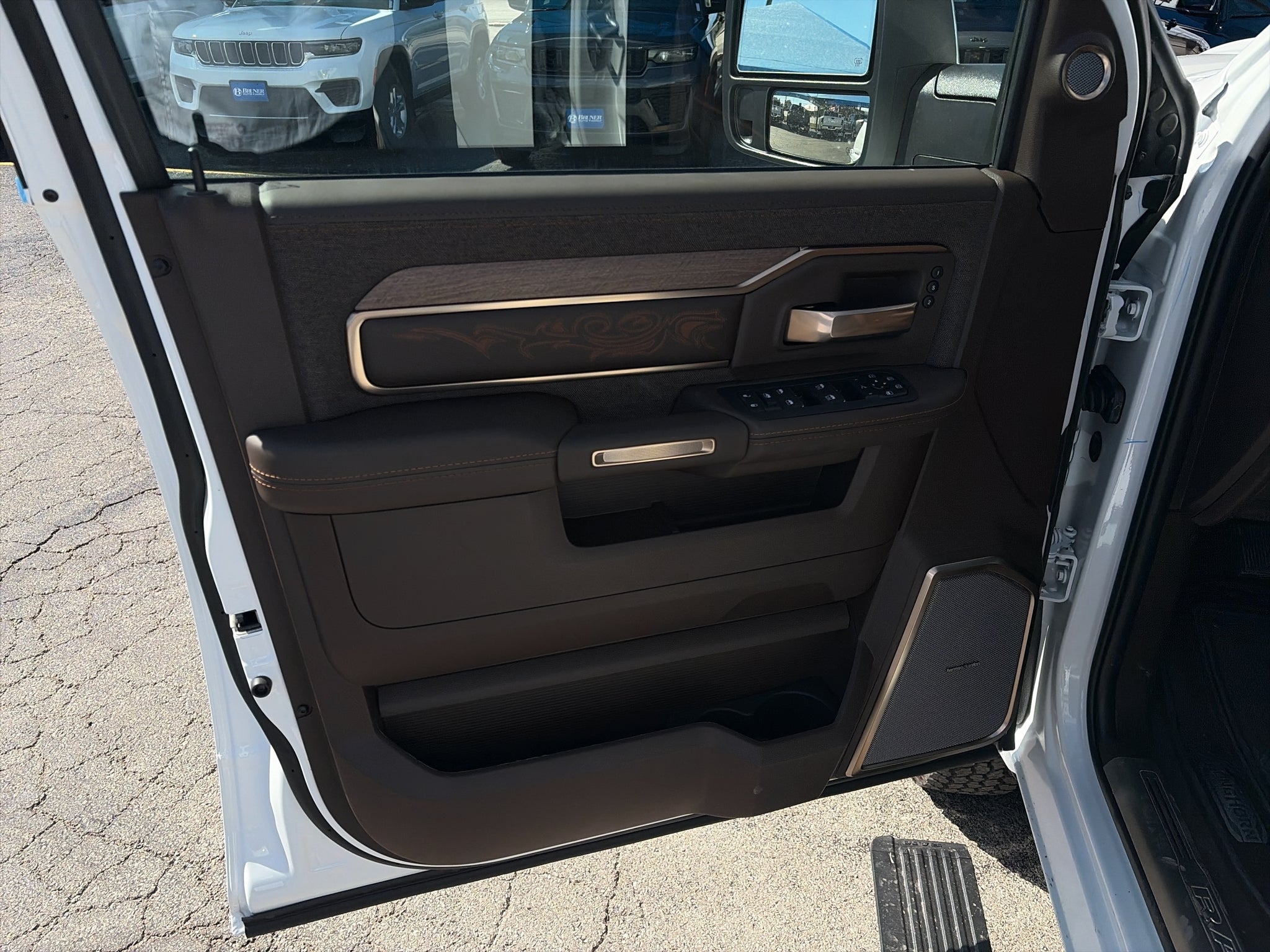 2027 RAM Ram 3500 RAM 3500 LONGHORN MEGA CAB 4X4 6'4' BOX