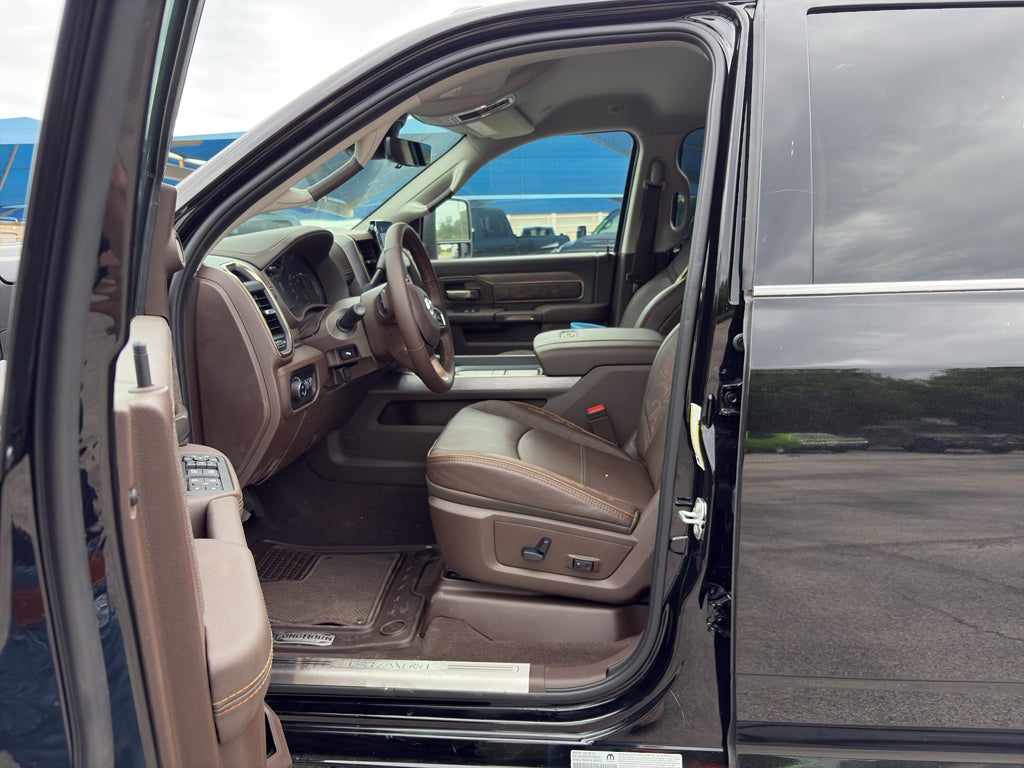 2026 RAM Ram 3500 RAM 3500 LIMITED LONGHORN MEGA CAB 4X4 6'4' BOX