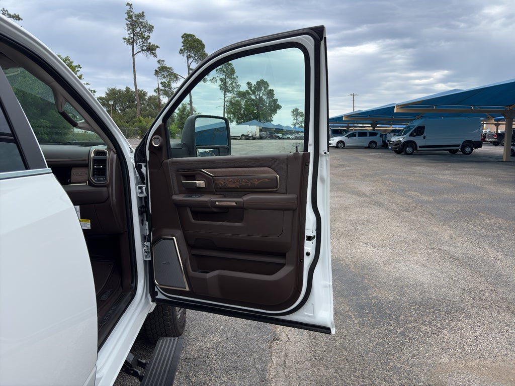 2026 RAM Ram 3500 RAM 3500 LIMITED LONGHORN CREW CAB 4X4 8' BOX
