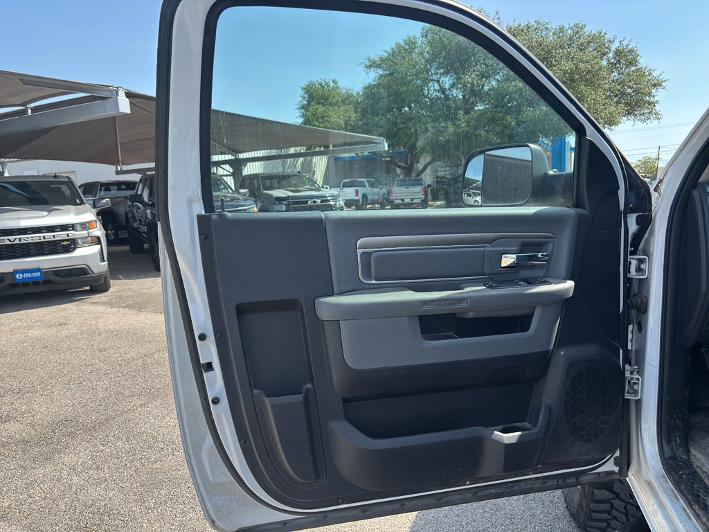 2017 RAM 2500 Tradesman Regular Cab 4x4 8' Box
