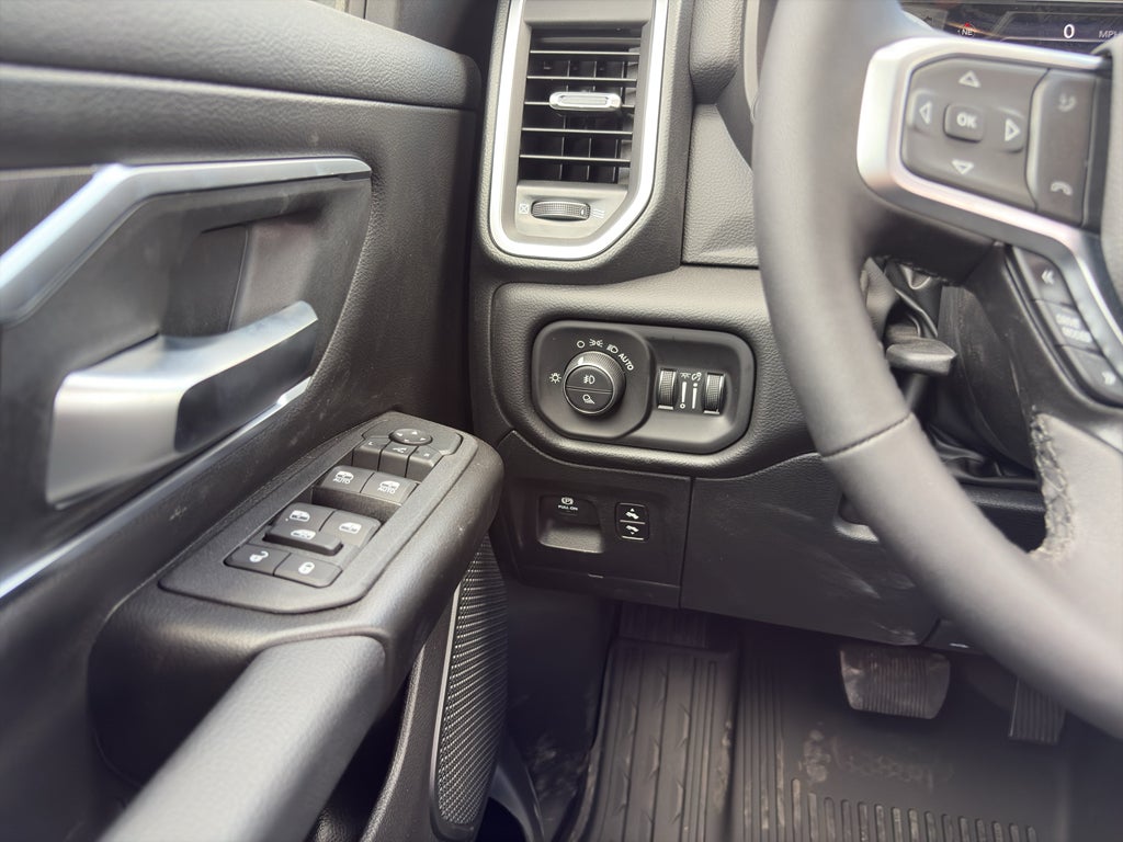 2026 RAM Ram 1500 RAM 1500 LONE STAR CREW CAB 4X2 5'7' BOX