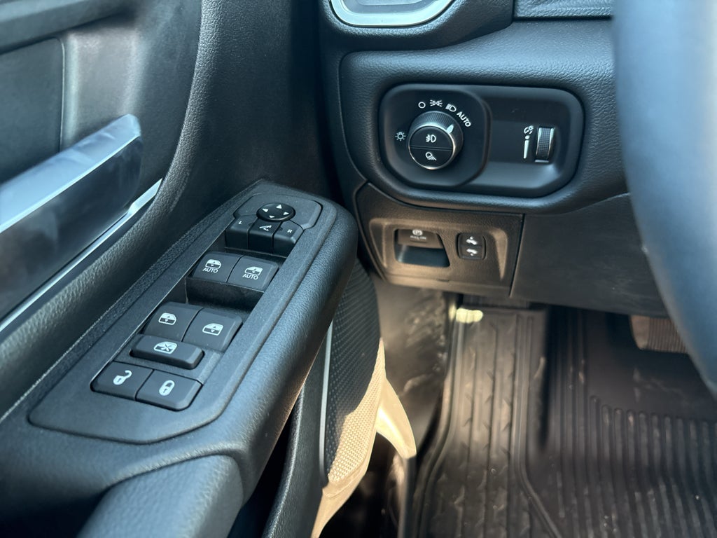 2026 RAM 1500 RAM 1500 LONE STAR CREW CAB 4X4 5'7' BOX